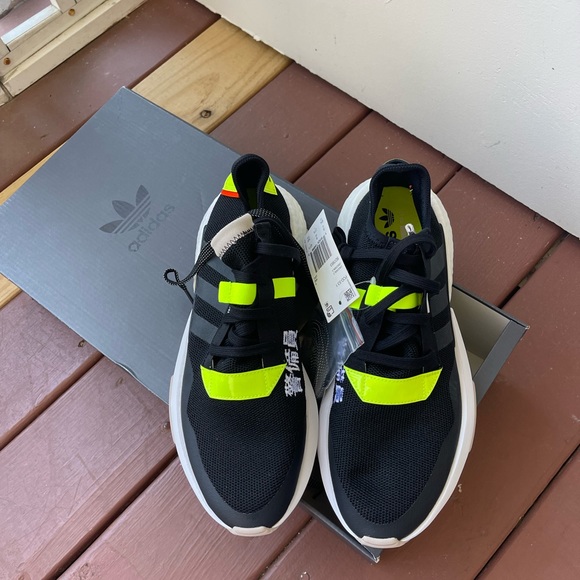 Sold!ADIDAS ORIGINALS REVIVES THE P.O.D. S3.1 WITH NEW MATERIALS AND COLORS - Picture 10 of 12